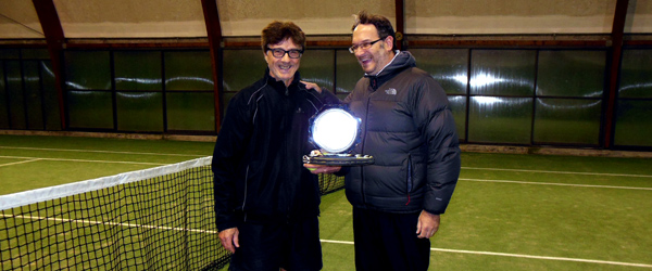 Esposito premiato da Sala per la 100° partita in Tenniscup