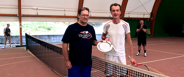 Cesare Rebecchi premiato per la 100° partita in Tenniscup