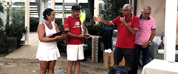 La premiazione dei vincitori del torneo Luigi Brunetti e Barbara Taddei